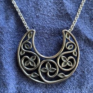 Retired rare James Avery Sterling crescent vine necklace